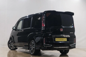 Минивэн Honda Stepwgn 2016 года, 1829000 рублей, Новокузнецк