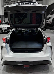 Хетчбэк Toyota Prius PHV 2018 года, 2357000 рублей, Красноярск