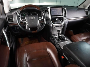 Внедорожник Toyota Land Cruiser 2018 года, 6100000 рублей, Воронеж