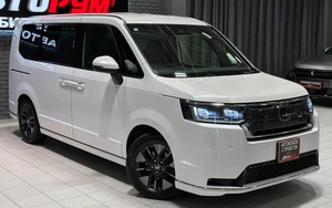 Минивэн Honda Stepwgn Spada 2022 года, 2897000 рублей, Красноярск