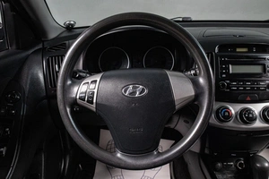 Седан Hyundai Elantra 2010 года, 749000 рублей, Сургут