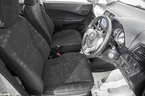 Хетчбэк Toyota Ractis 2015 года, 929000 рублей, Барнаул