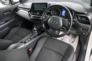Внедорожник Toyota C-HR 2018 года, 1949000 рублей, Красноярск