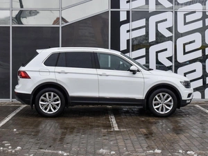 Внедорожник Volkswagen Tiguan 2017 года, 2330000 рублей, Краснодар