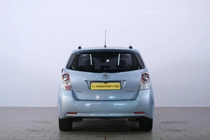 Минивэн Toyota Verso 2011 года, 1199000 рублей, Омск