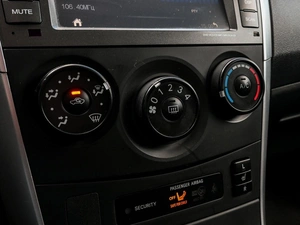 Седан Toyota Corolla 2013 года, 1020000 рублей, Волгоград