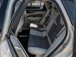 Внедорожник Volvo XC60 2021 года, 4050000 рублей, Краснодар