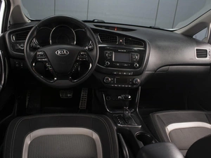 Хетчбэк Kia Ceed 2014 года, 1120000 рублей, Омск