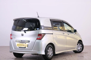 Минивэн Honda Freed 2012 года, 1159000 рублей, Омск