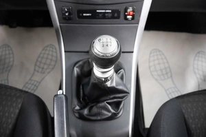 Седан Toyota Corolla 2011 года, 839000 рублей, Пермь