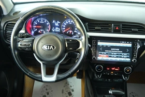 Седан Kia Rio 2019 года, 1379000 рублей, Омск
