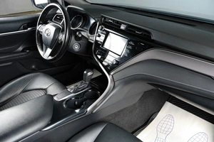 Седан Toyota Camry 2019 года, 2499000 рублей, Тюмень