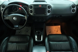 Внедорожник Volkswagen Tiguan 2009 года, 989000 рублей, Омск