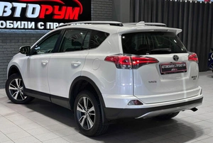 Внедорожник Toyota RAV4 2016 года, 2460000 рублей, Красноярск
