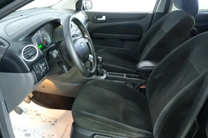 Хетчбэк Ford Focus 2006 года, 549000 рублей, Омск