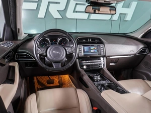 Внедорожник Jaguar F-Pace 2016 года, 2149000 рублей, Воронеж