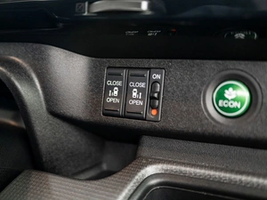 Минивэн Honda Stepwgn Spada 2019 года, 2250000 рублей, Красноярск