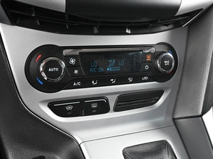 Хетчбэк Ford Focus 2013 года, 945000 рублей, Ростов-на-Дону