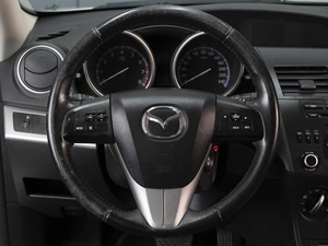 Хетчбэк Mazda 3 2013 года, 1050000 рублей, Омск