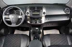 Внедорожник Toyota RAV4 2011 года, 1779000 рублей, Тюмень
