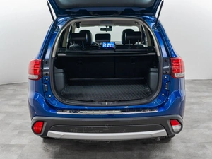 Внедорожник Mitsubishi Outlander 2015 года, 1800000 рублей, Красноярск