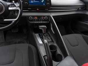 Седан Hyundai Elantra 2021 года, 2074000 рублей, Саратов