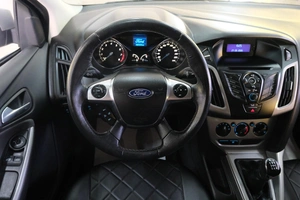 Хетчбэк Ford Focus 2012 года, 719000 рублей, Омск