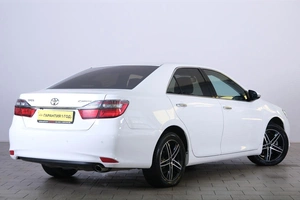 Седан Toyota Camry 2016 года, 2299000 рублей, Омск