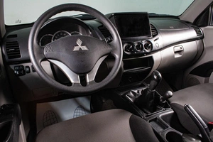 Пикап Mitsubishi L200 2011 года, 1199000 рублей, Сургут