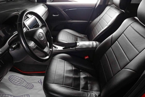 Седан Toyota Avensis 2010 года, 1039000 рублей, Тюмень