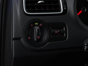 Седан Volkswagen Polo 2018 года, 1075077 рублей, Москва