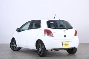 Хетчбэк Toyota Vitz 2009 года, 729000 рублей, Омск