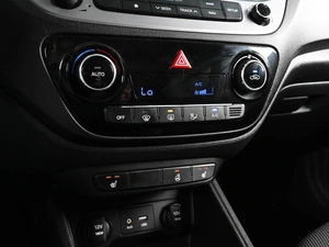 Седан Hyundai Solaris 2017 года, 1359000 рублей, Аксай