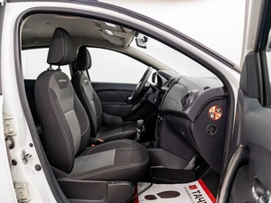 Хетчбэк Renault Sandero Stepway 2020 года, 1200000 рублей, Красноярск