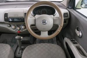Хетчбэк Nissan March 2002 года, 429000 рублей, Красноярск