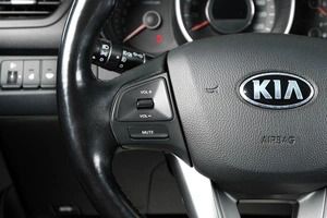 Седан Kia Rio 2014 года, 1049000 рублей, Тюмень