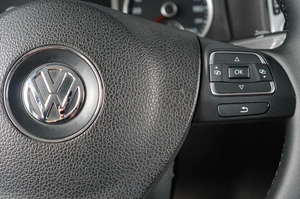 Внедорожник Volkswagen Tiguan 2012 года, 1749000 рублей, Тюмень