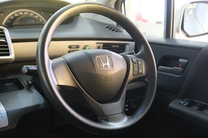 Минивэн Honda Freed 2012 года, 1199000 рублей, Омск