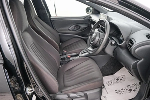 Хетчбэк Toyota Yaris 2021 года, 1149000 рублей, Красноярск