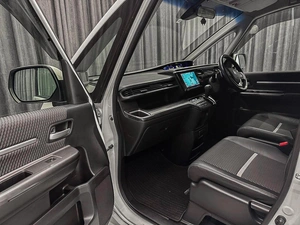 Минивэн Honda Stepwgn Spada 2016 года, 1770000 рублей, Красноярск