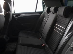 Хетчбэк Volkswagen Golf 2014 года, 1330000 рублей, Омск