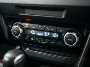 Хетчбэк Mazda Axela 2016 года, 1405000 рублей, Красноярск