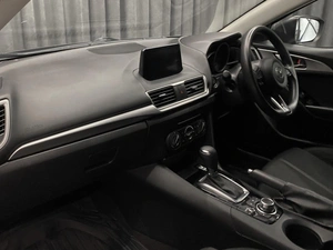 Хетчбэк Mazda Axela 2017 года, 1350000 рублей, Красноярск