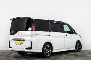 Минивэн Honda Stepwgn 2018 года, 2449000 рублей, Сургут