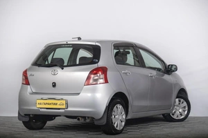 Хетчбэк Toyota Vitz 2005 года, 509000 рублей, Томск