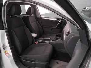 Седан Volkswagen Jetta 2018 года, 1378000 рублей, Воронеж