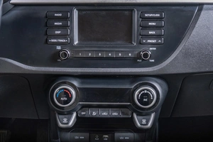 Седан Kia Rio 2019 года, 1449000 рублей, Томск
