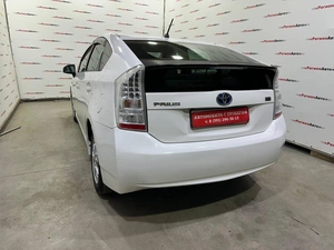 Лифтбек Toyota Prius 2011 года, 999000 рублей, Красноярск
