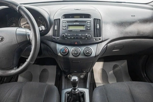 Седан Hyundai Elantra 2008 года, 729000 рублей, Барнаул