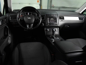 Внедорожник Volkswagen Touareg 2012 года, 2035000 рублей, Воронеж